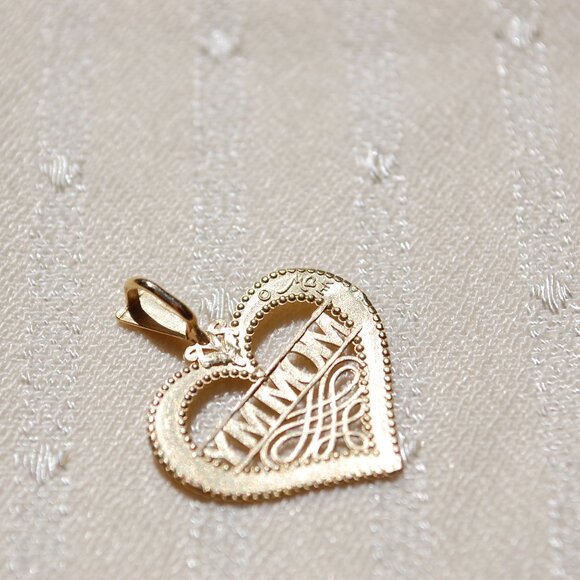 Genuine 14K Yellow Gold LOVE YOU MOMMY Heart Charm Pendant - Picture 2 of 7
